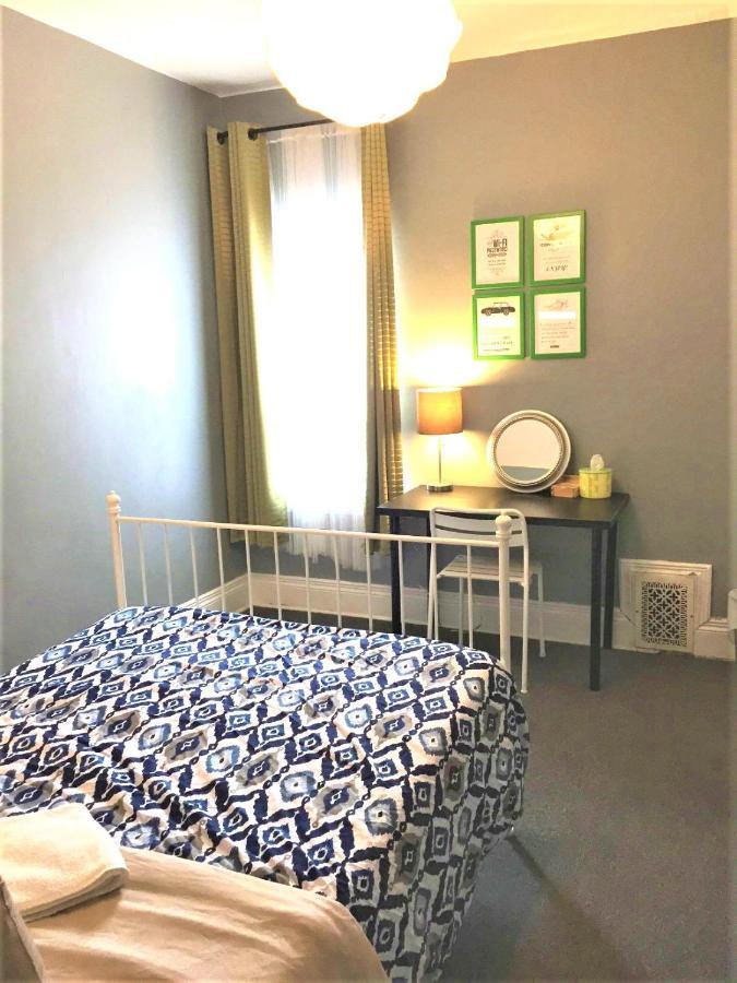 Colour Cube Guest House Toronto Downtown East Eksteriør bilde
