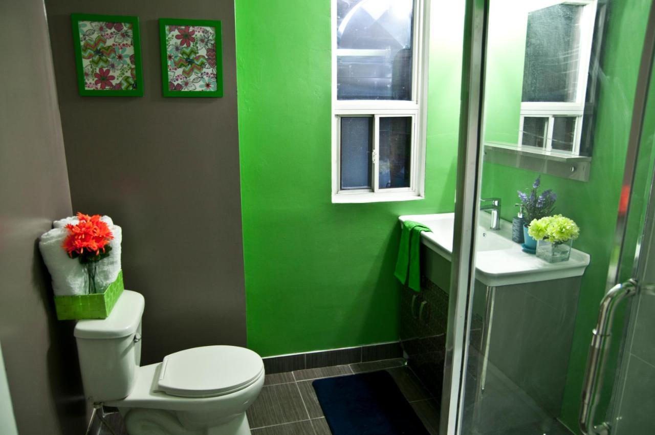 Colour Cube Guest House Toronto Downtown East Eksteriør bilde