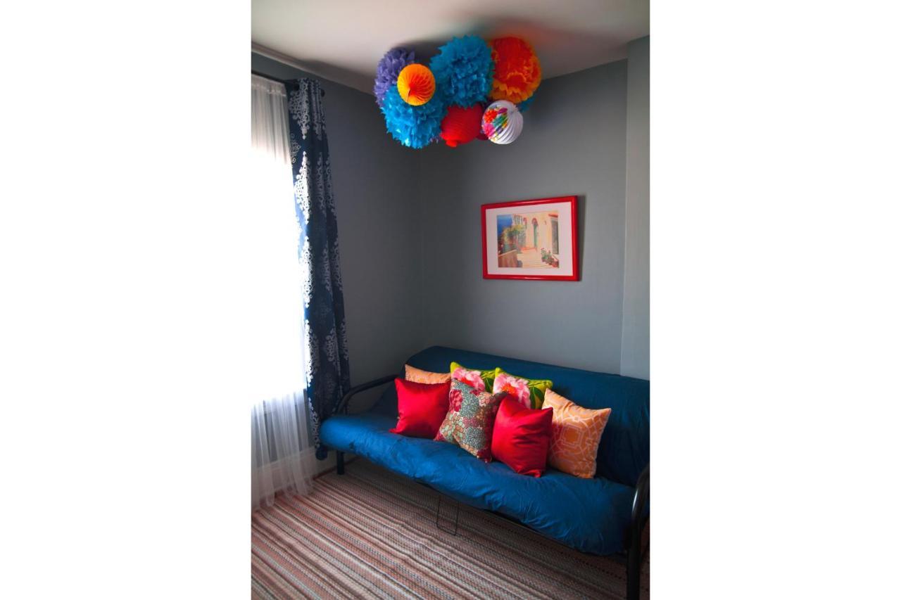 Colour Cube Guest House Toronto Downtown East Eksteriør bilde